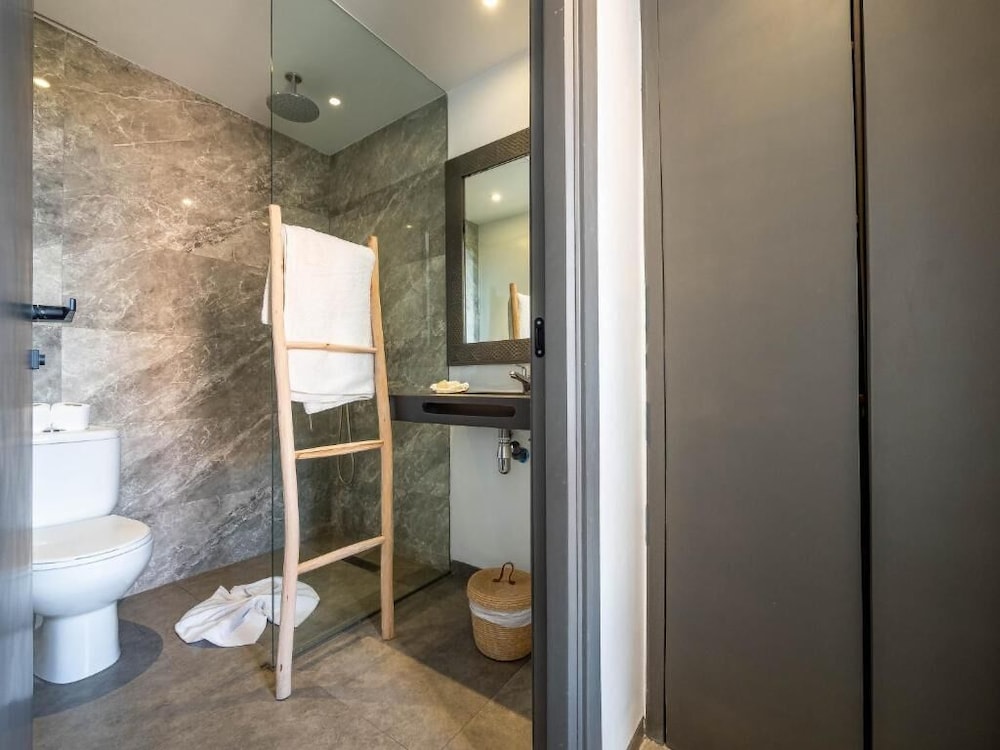 Fashion Hotel 44/47