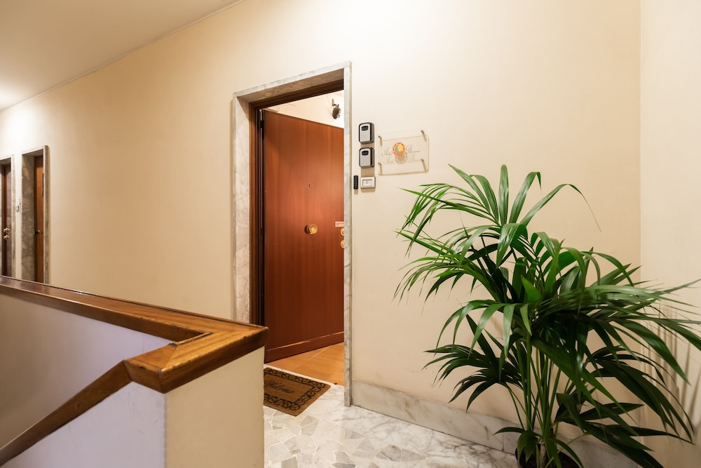 B B Alba Domus Roma 2/45