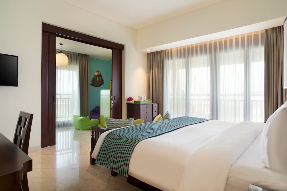 HOLIDAY INN RESORT BALI BENOA 16/79