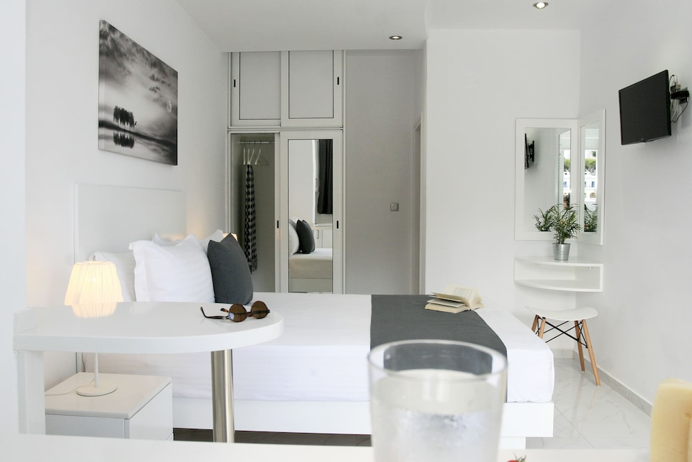Vithos Aparthotel 22/72