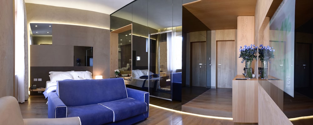 Sun Suite Luxury Pantheon 26/50