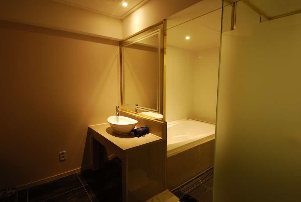 Hotel Buti 42/43