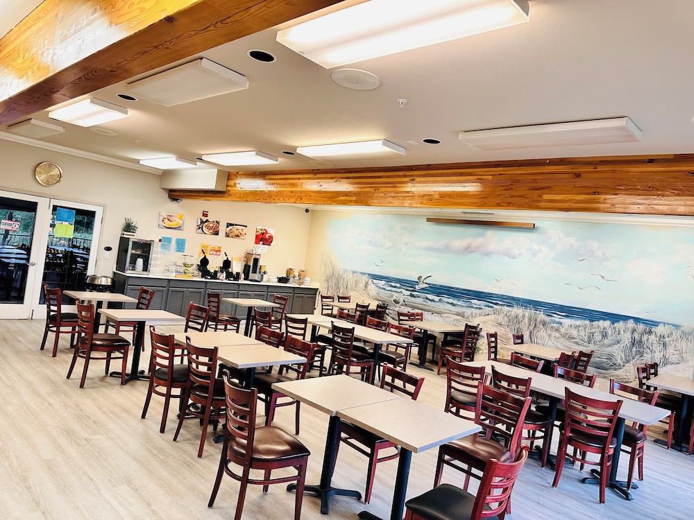 Coratel Inn and Suites By Jasper Ocean Shores 37/50