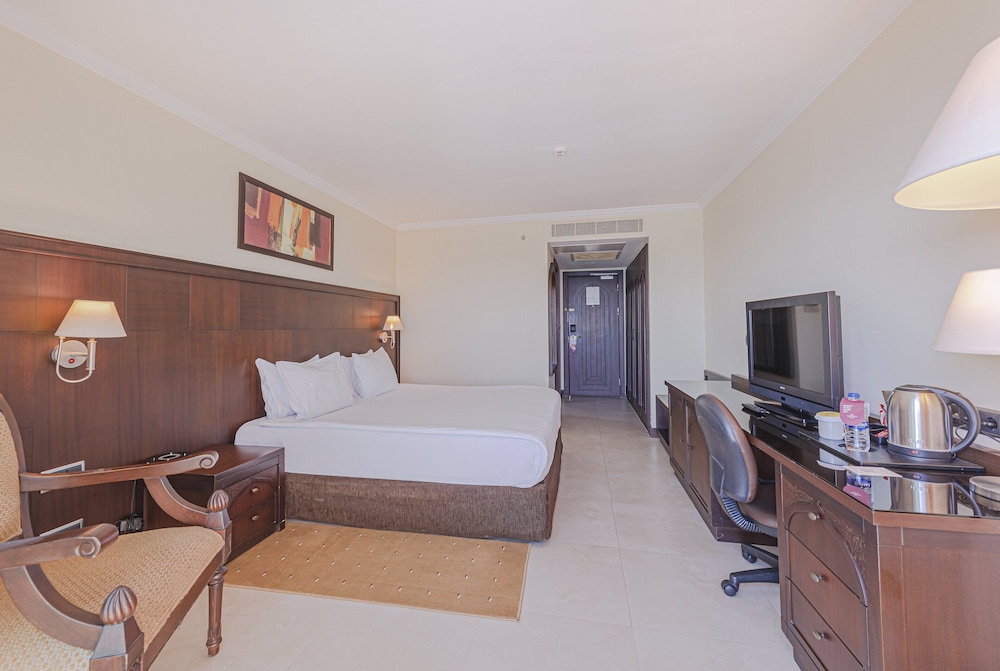 Crowne Plaza Antalya 30/83
