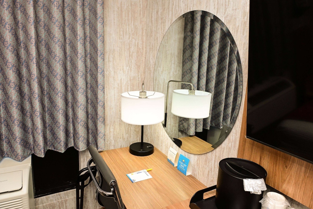 Days Inn by Wyndham Bronx NYC 37/50