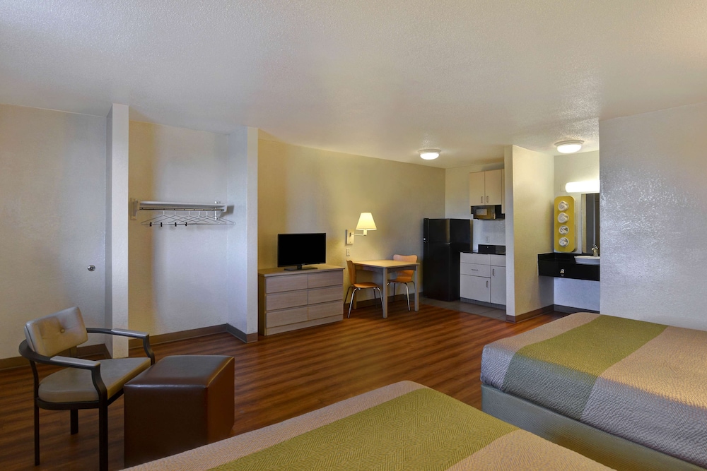 Motel6 Cocoa Beach, FL 36/61