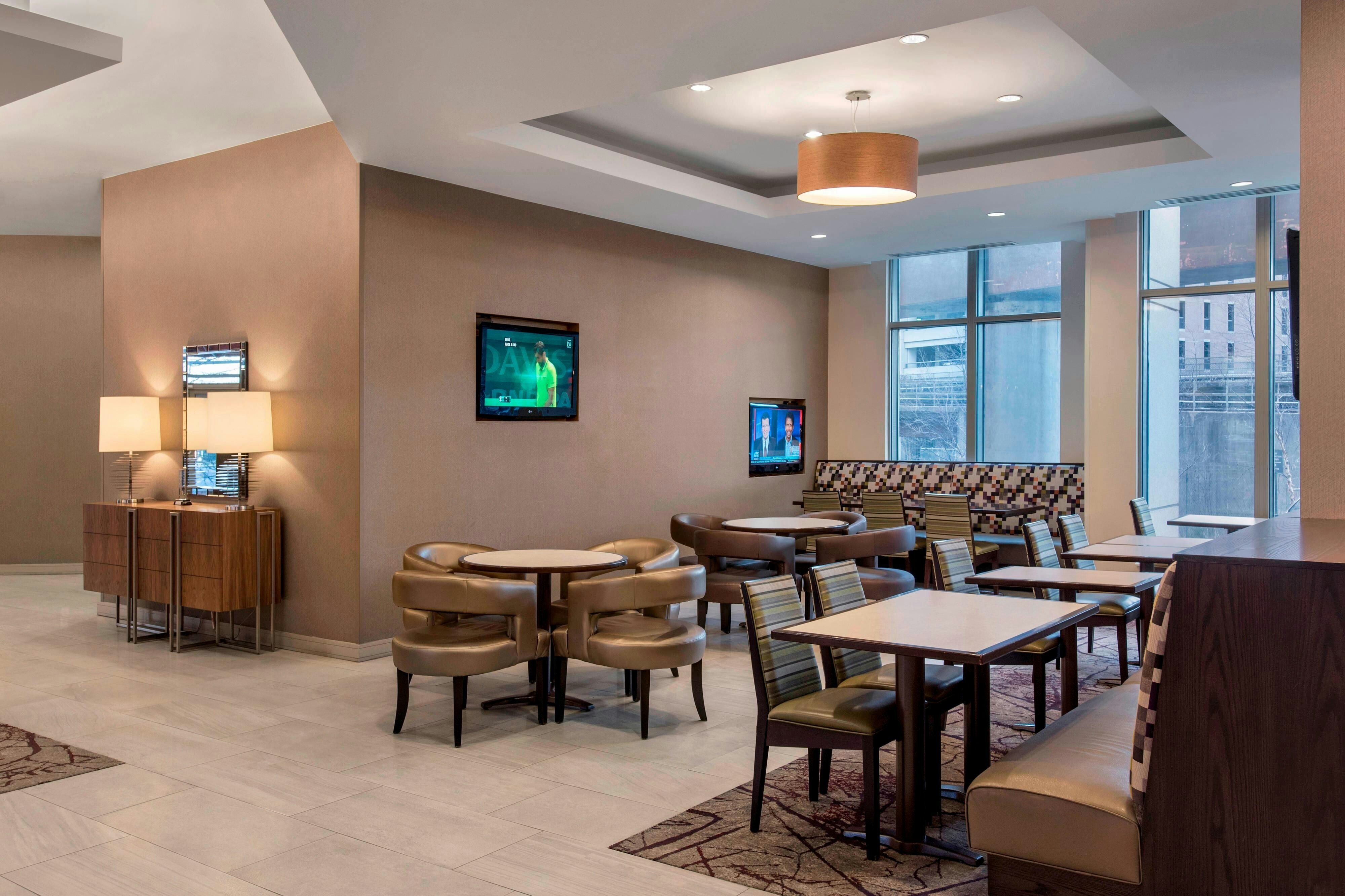 Residence Inn Alexandria Old Town South at Carlyle 13/15
