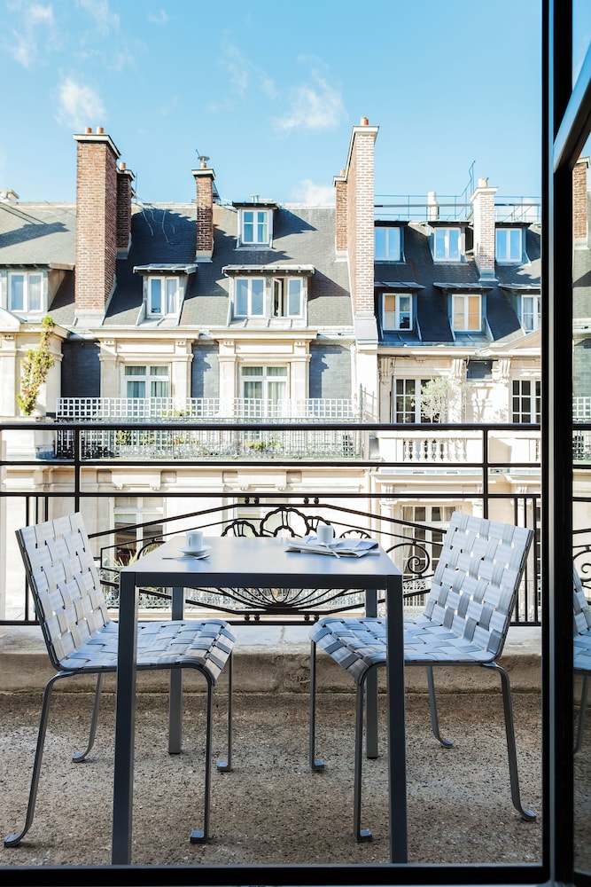 SOFITEL PARIS ARC DE TRIOMPHE 64/68