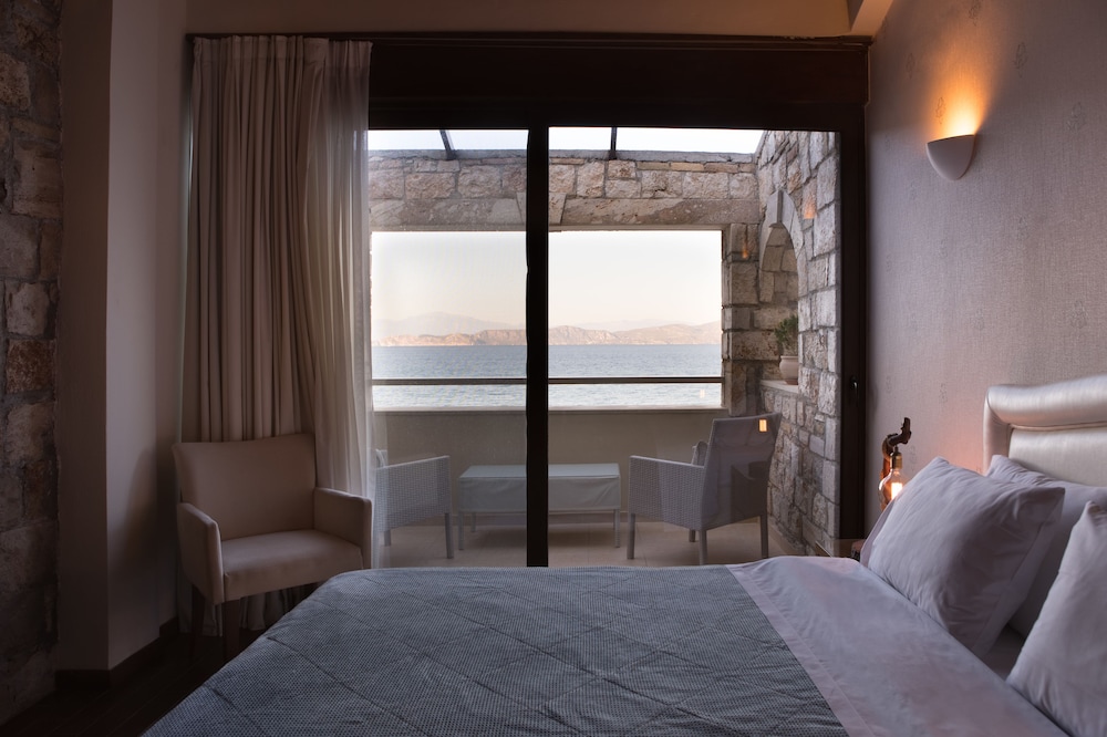 Enalio Suites 14/42