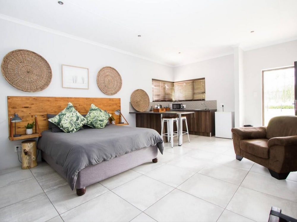 The Maxton Boutique Hotel 23/45