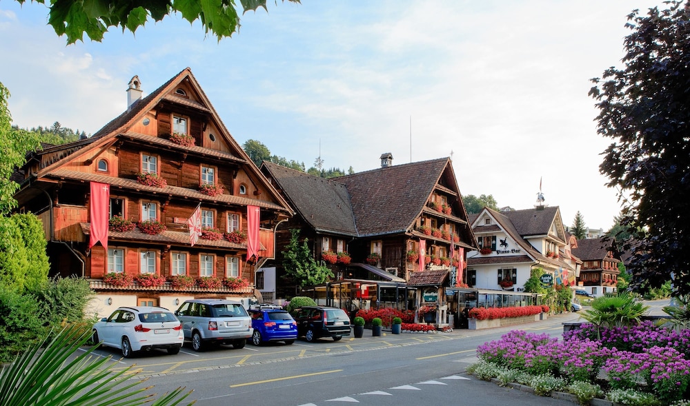 Swiss-Chalet Merlischachen - Historik Chalet-Hotel Lodge 6/44