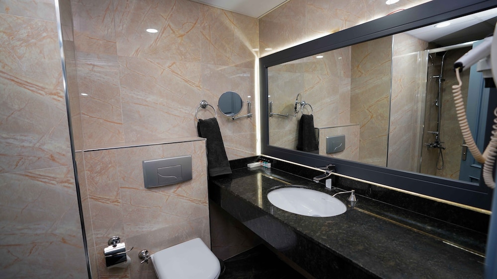 Cevheri S Hotel 53/53