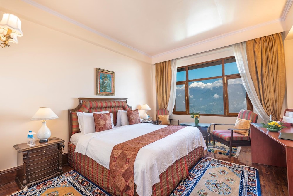 THE ELGIN MOUNT PANDIM, PELLING 10/30