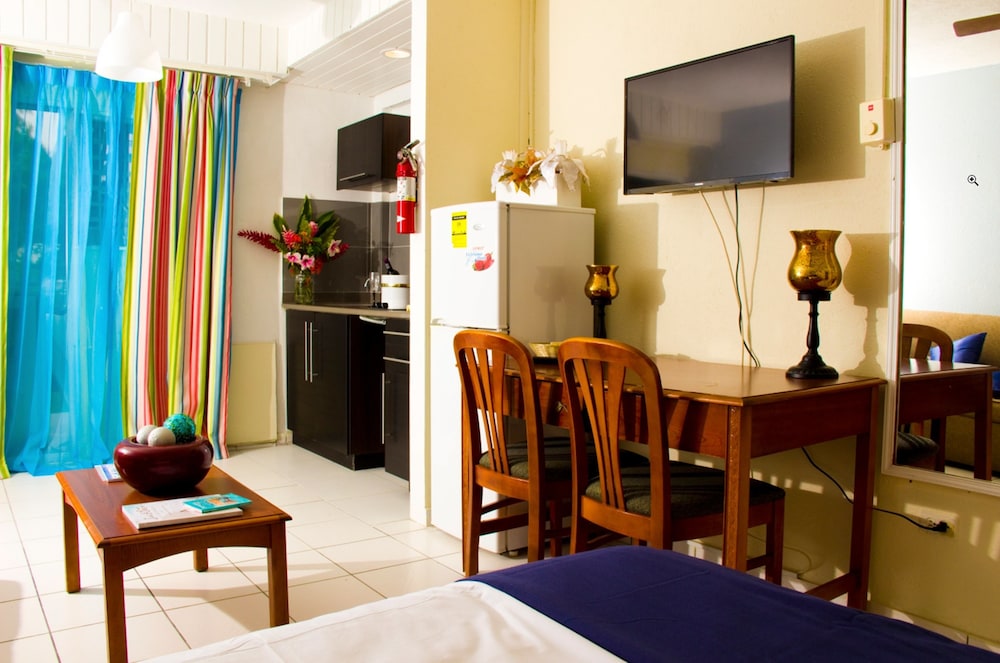 Palm Garden Hotel 30/50