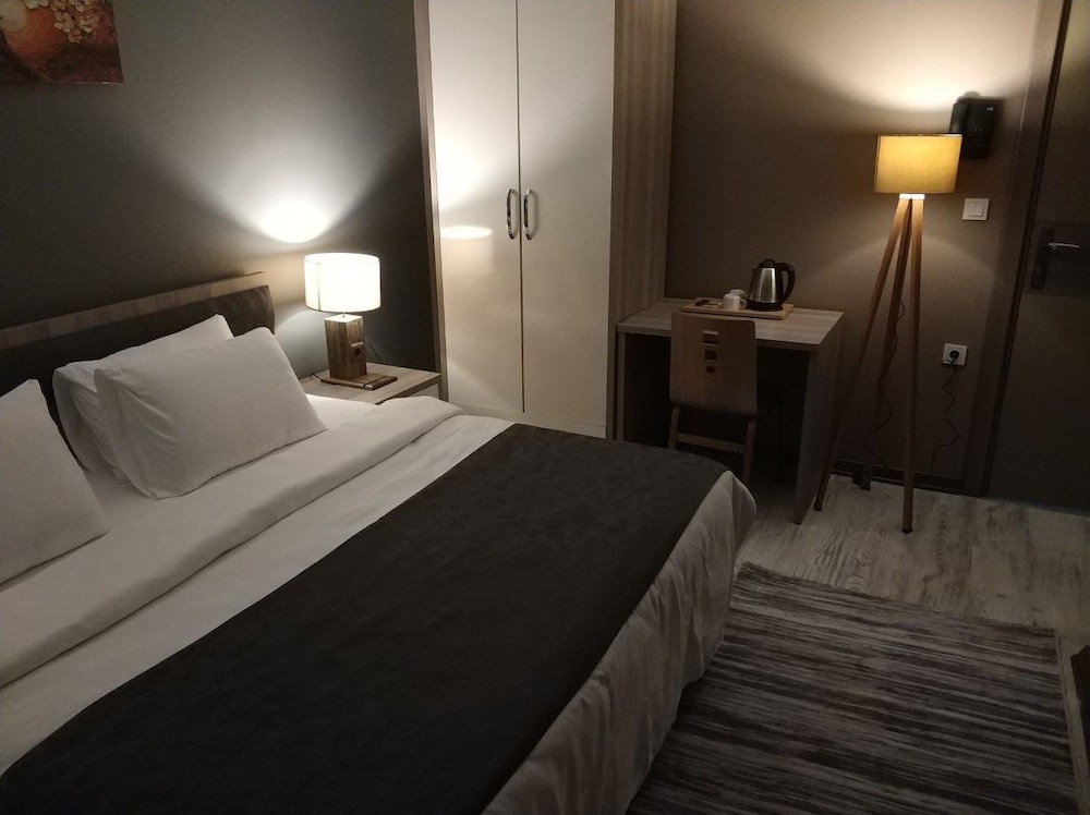 Staron Otel 20/34