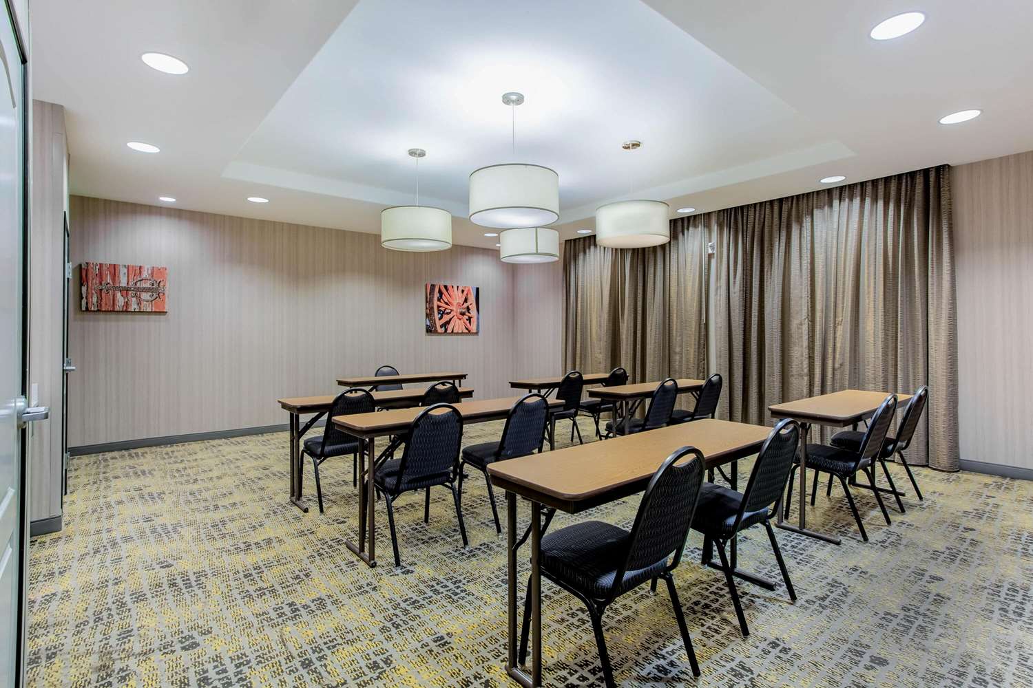 La Quinta Inn Suites By Wyndham Andrews 19/24
