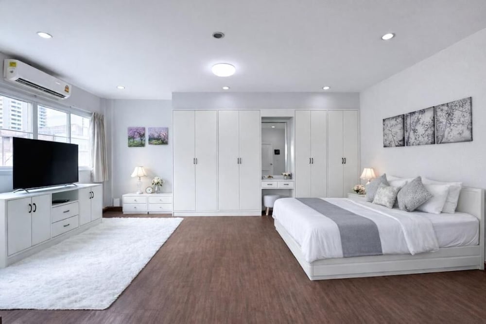 The Bless Hotel And Residence 17/80