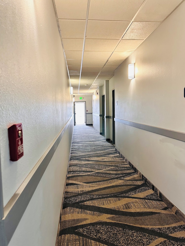 Coratel Inn and Suites By Jasper Ocean Shores 19/50