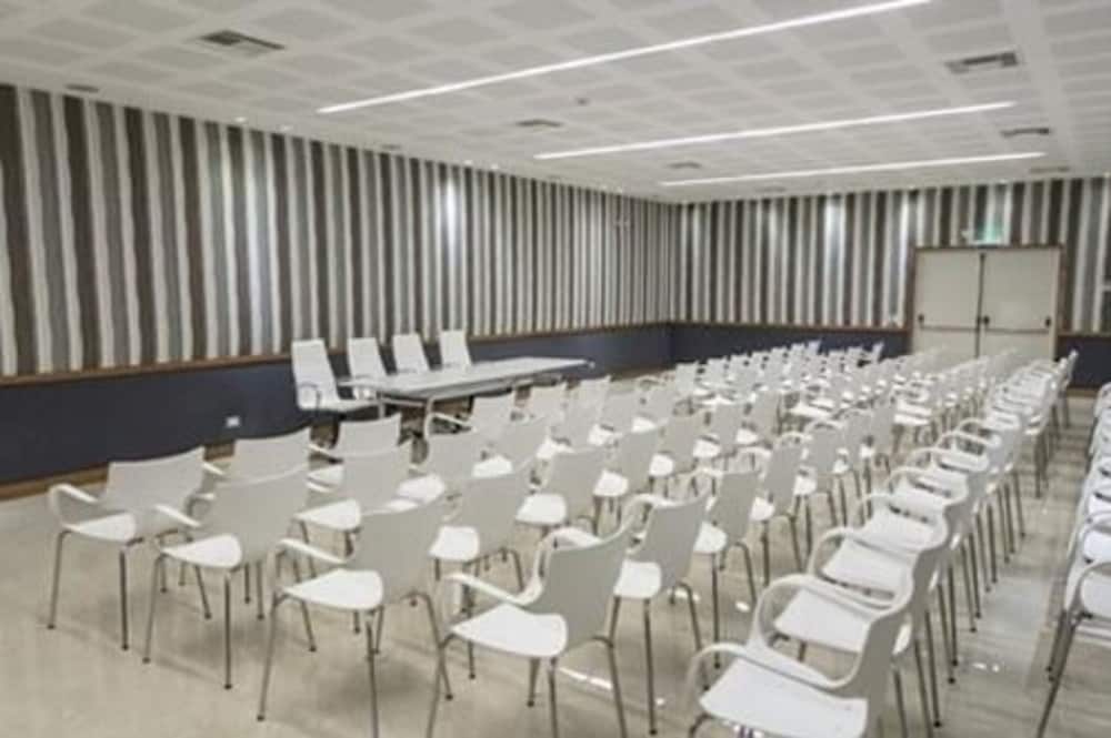 Hotel Metropolitano Supara 37/44