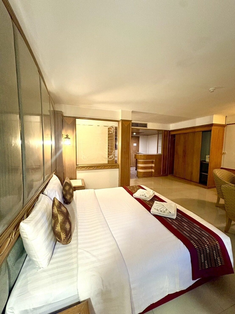 Camelot Hotel Pattaya 18/50
