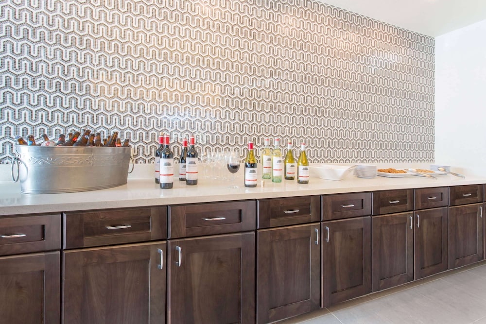 Hawthorn Suites By Wyndham Livermore Wine Country 28/43