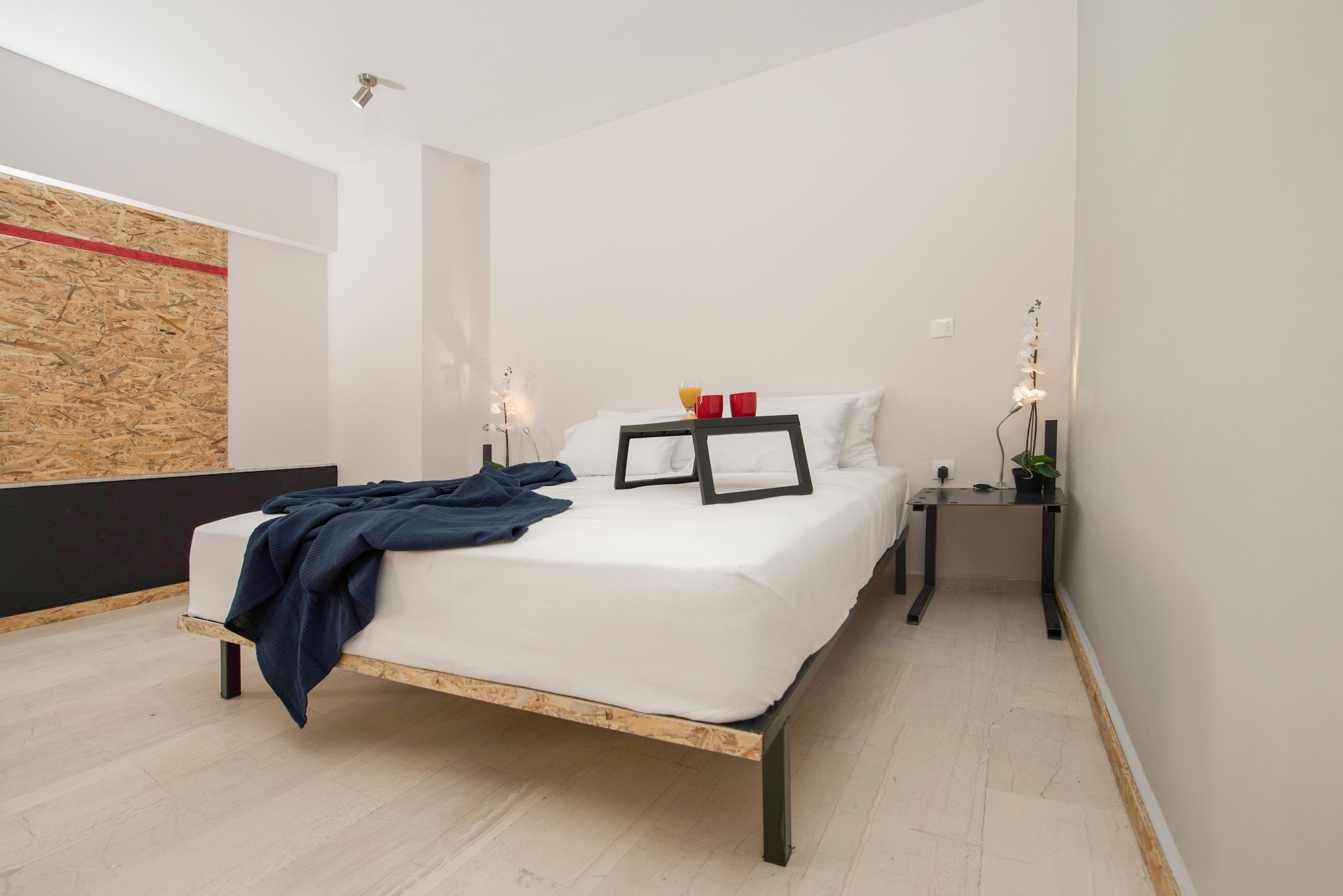 EXECUTIVE, SUITE