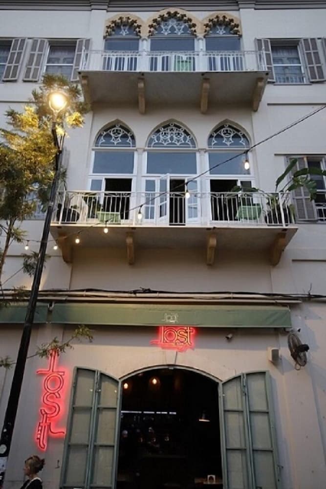 Hotel Lost 3/58