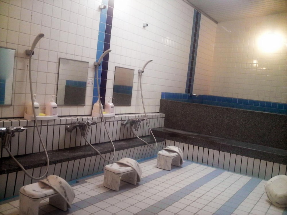 Business Hotel Kaga 30/50