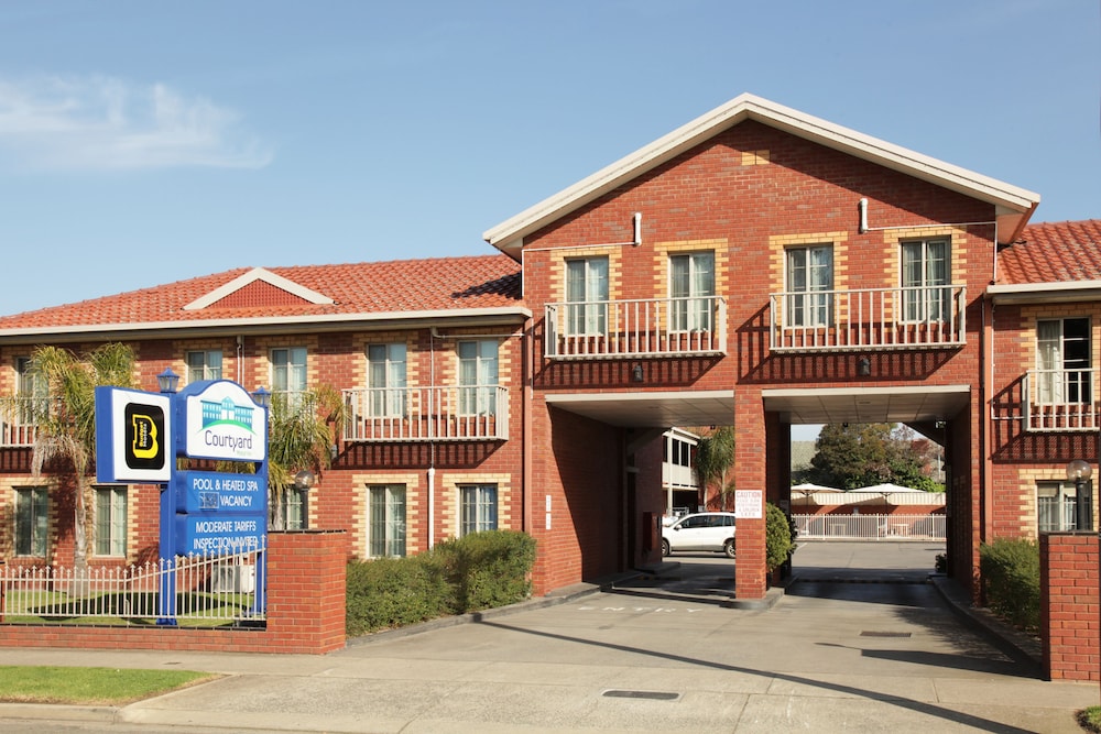 Courtyard Motor Inn 1/36