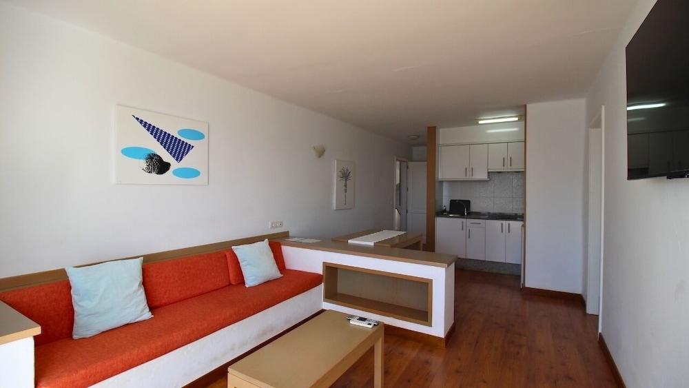 Neptuno Suites - Only Adults 32/50