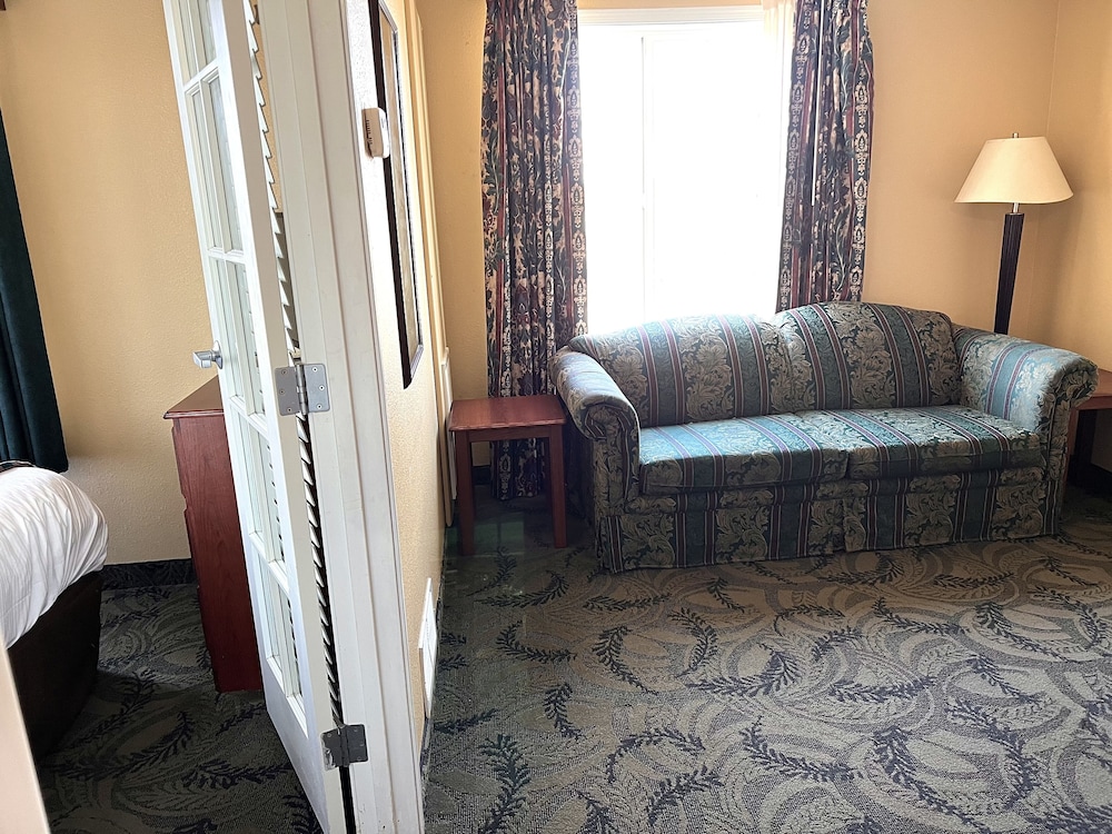 MainStay Suites Madison Airport 29/52