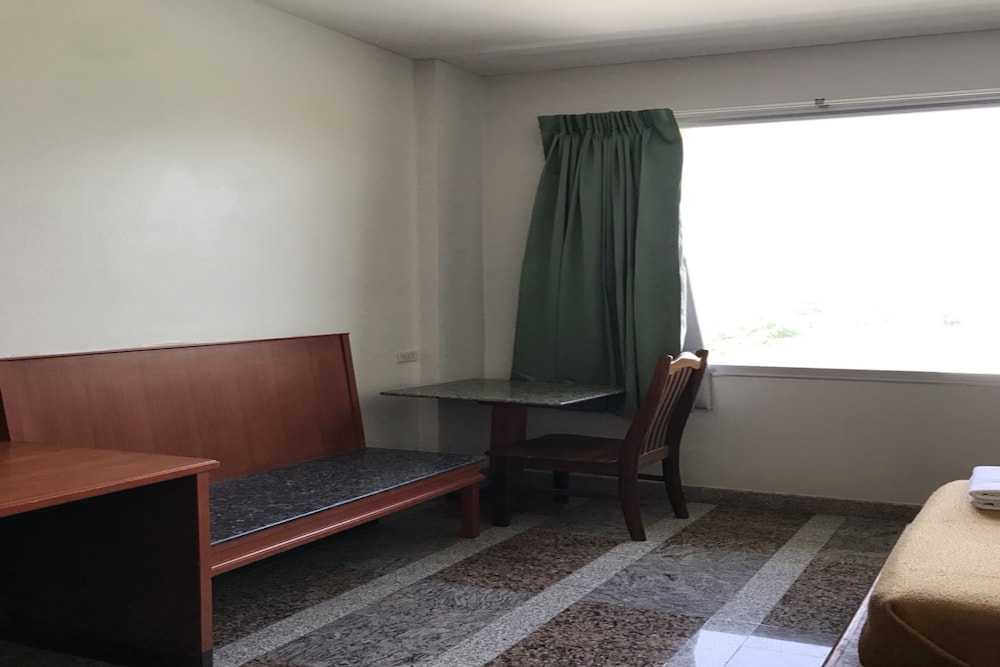 Lopburi Residence 2 Hotel And Resort 10/22