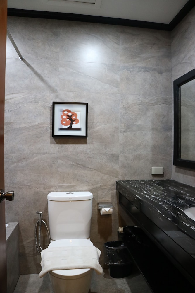 Paragon Hotel And Suites 27/50