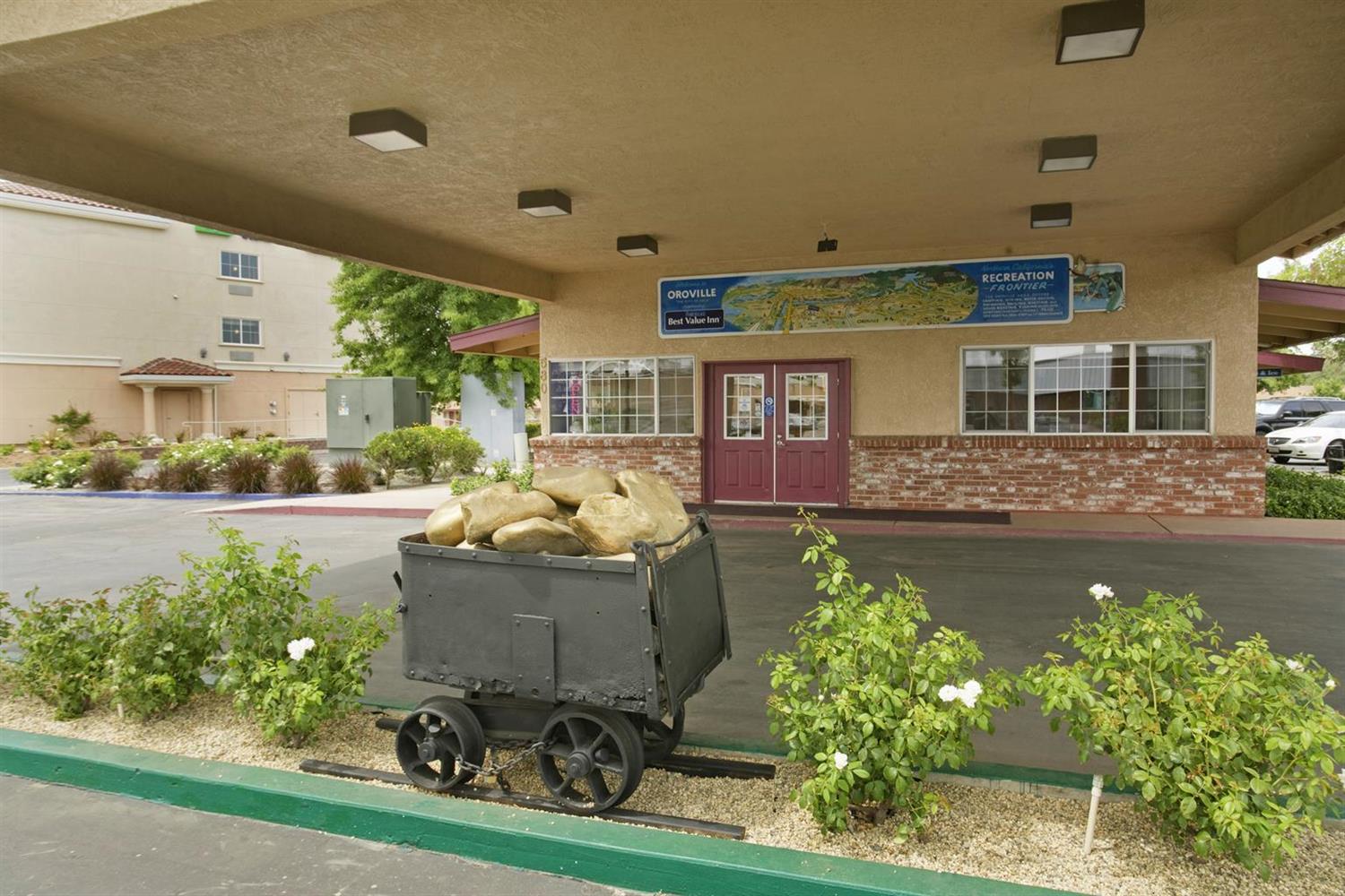 Oroville Value Suites 14/16