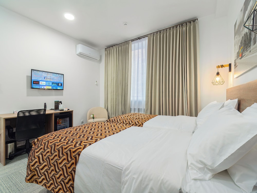 TA Collection Hotel 11/50