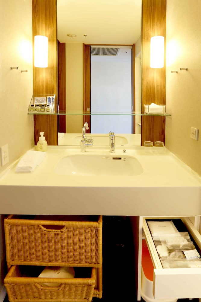 Tokyo Bay Maihama Hotel 50/50