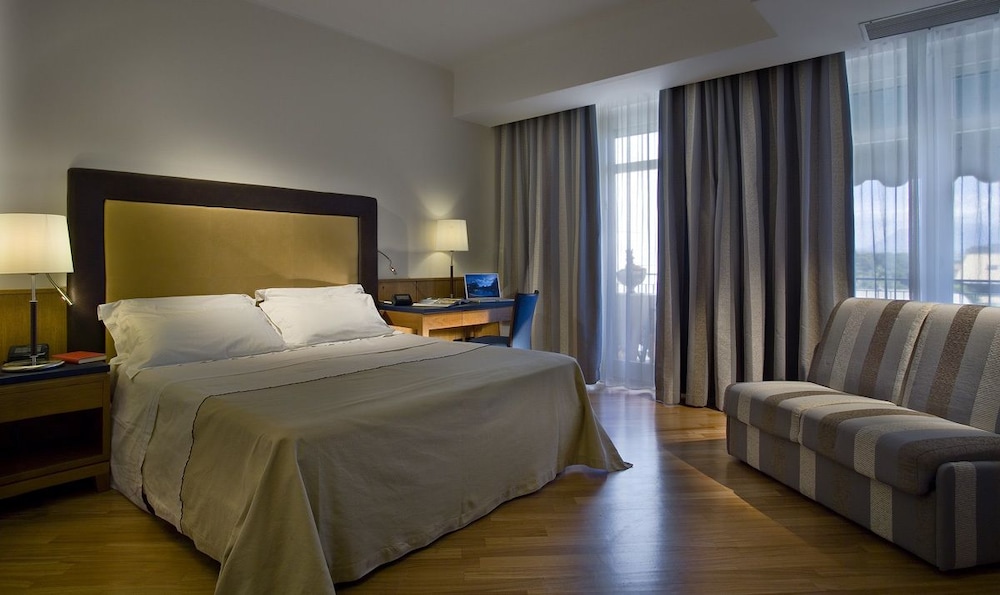 Esplanade Boutique Hotel 10/38