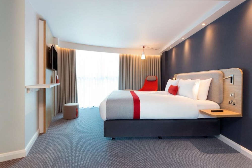 Holiday Inn Express Southampton M27 Junction 7 16/50