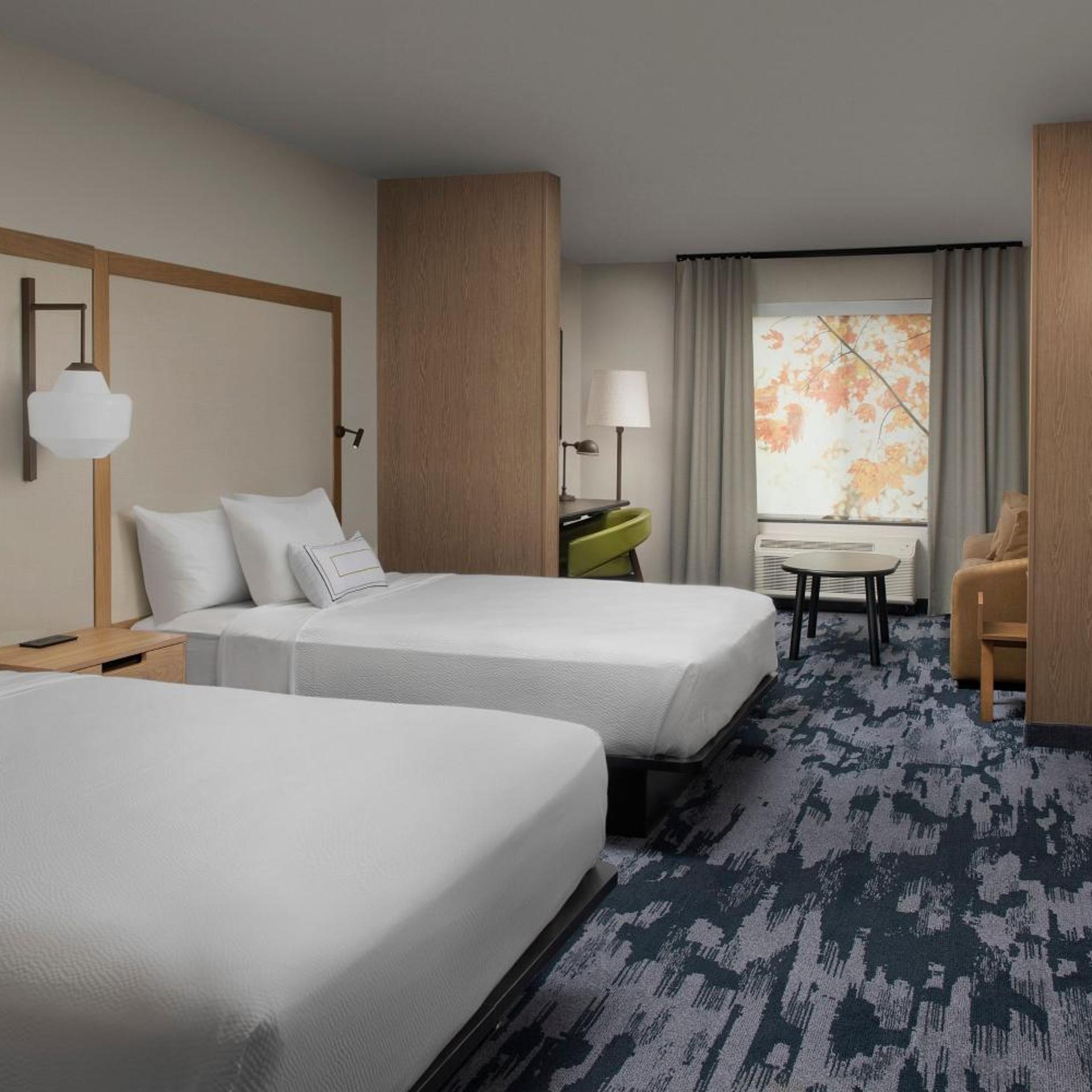 Suite, 2 Queen Beds, Sofa, Accessible