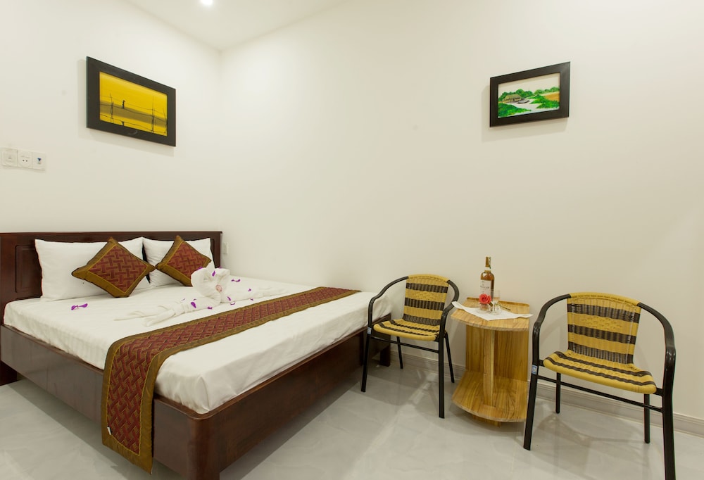 DELUXE, DOUBLE BED, BALCONY