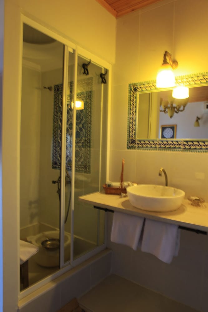 Tom Square Boutique Hotel 50/50