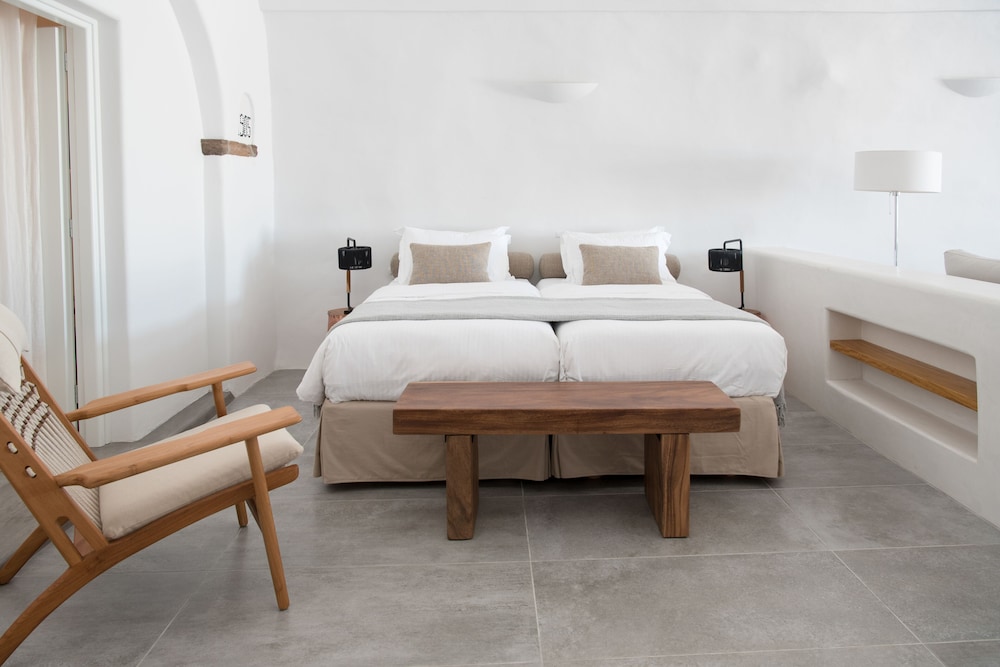 Native Eco Villas Santorini 4/35