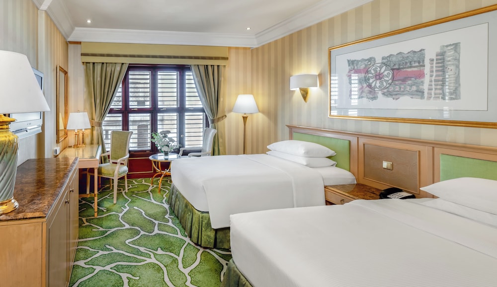 DELUXE, TWIN BEDS, PARTIAL KAABA VIEW