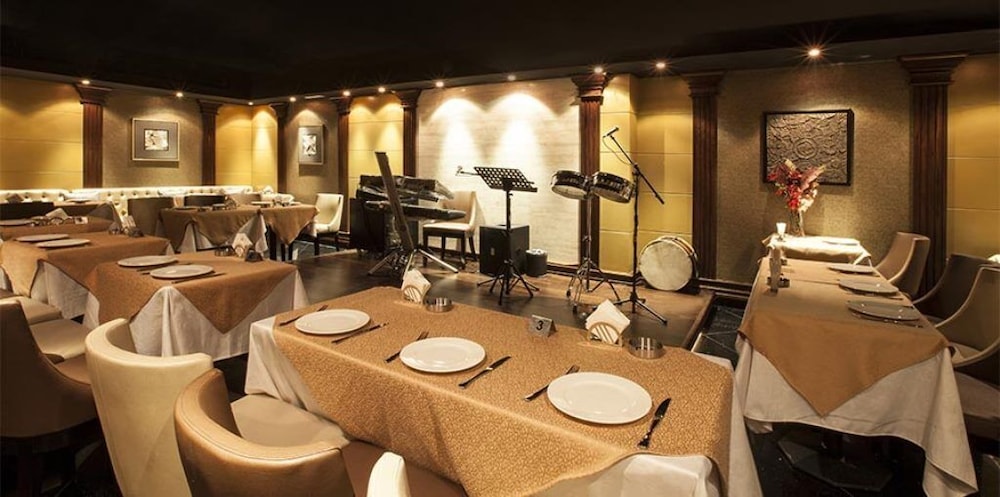 restaurant cafeteria