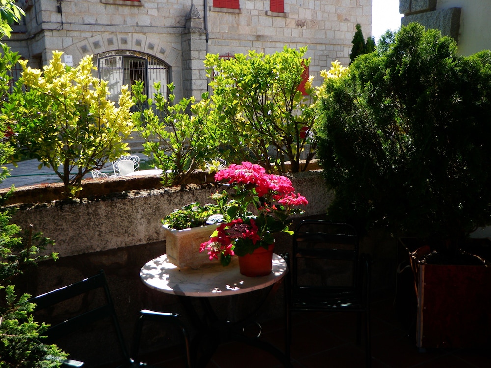 HOSTAL SIETE PICOS 46/46