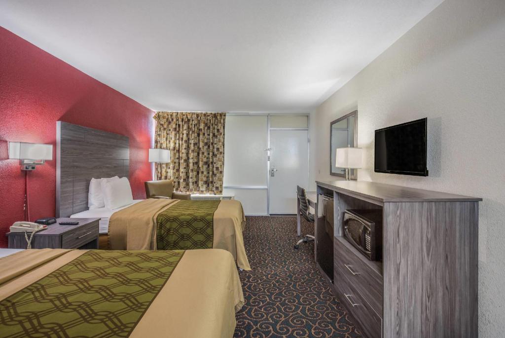 غرفة بسريرين مزدوجين لذوي الإعاقة، Econo Lodge Thomasville 5/6