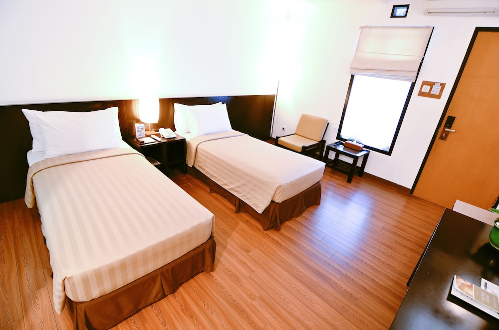 GUMILANG REGENCY HOTEL EX-GUMILANG SARI HOTEL(KT) 7/31