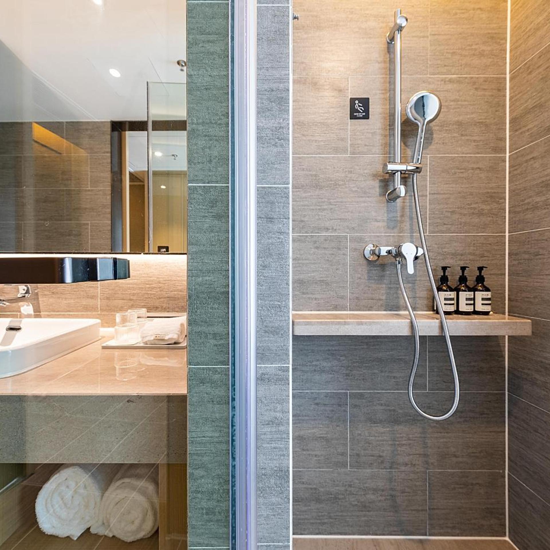 Atour Hotel (Huayi Square, Zhongshan Old Town) 53/60