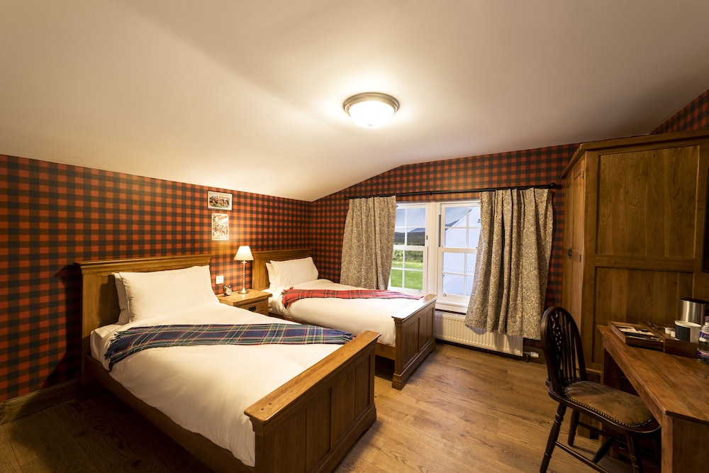 Highland, Twin Beds, Pet Friendly