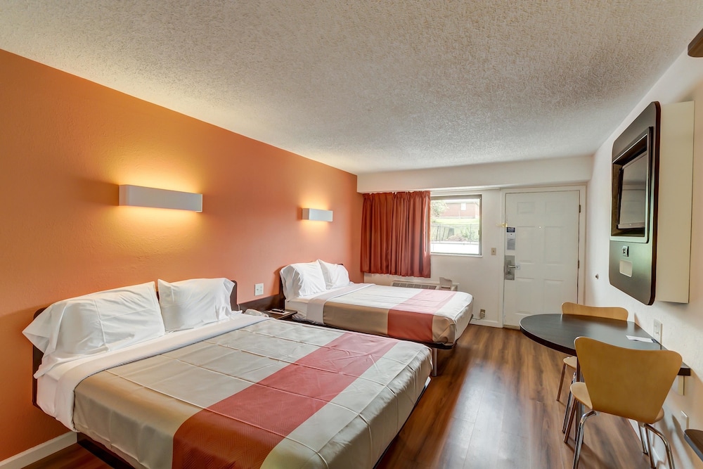 Motel6 Berea, KY 15/39